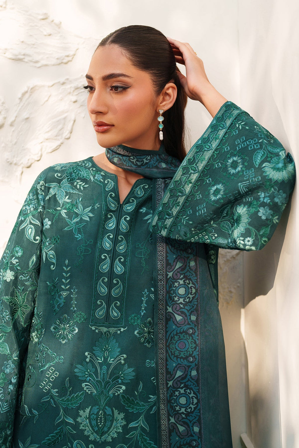 EMBROIDERED RAW SILK UF-4383