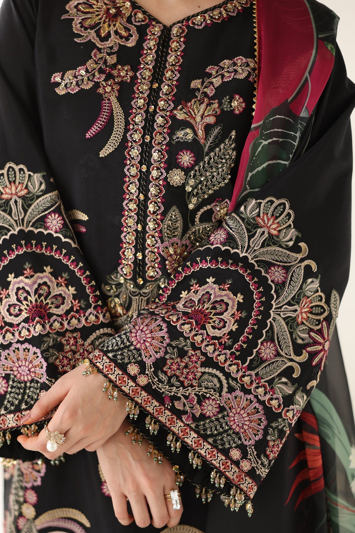 EMBROIDERED SILK UF-4175
