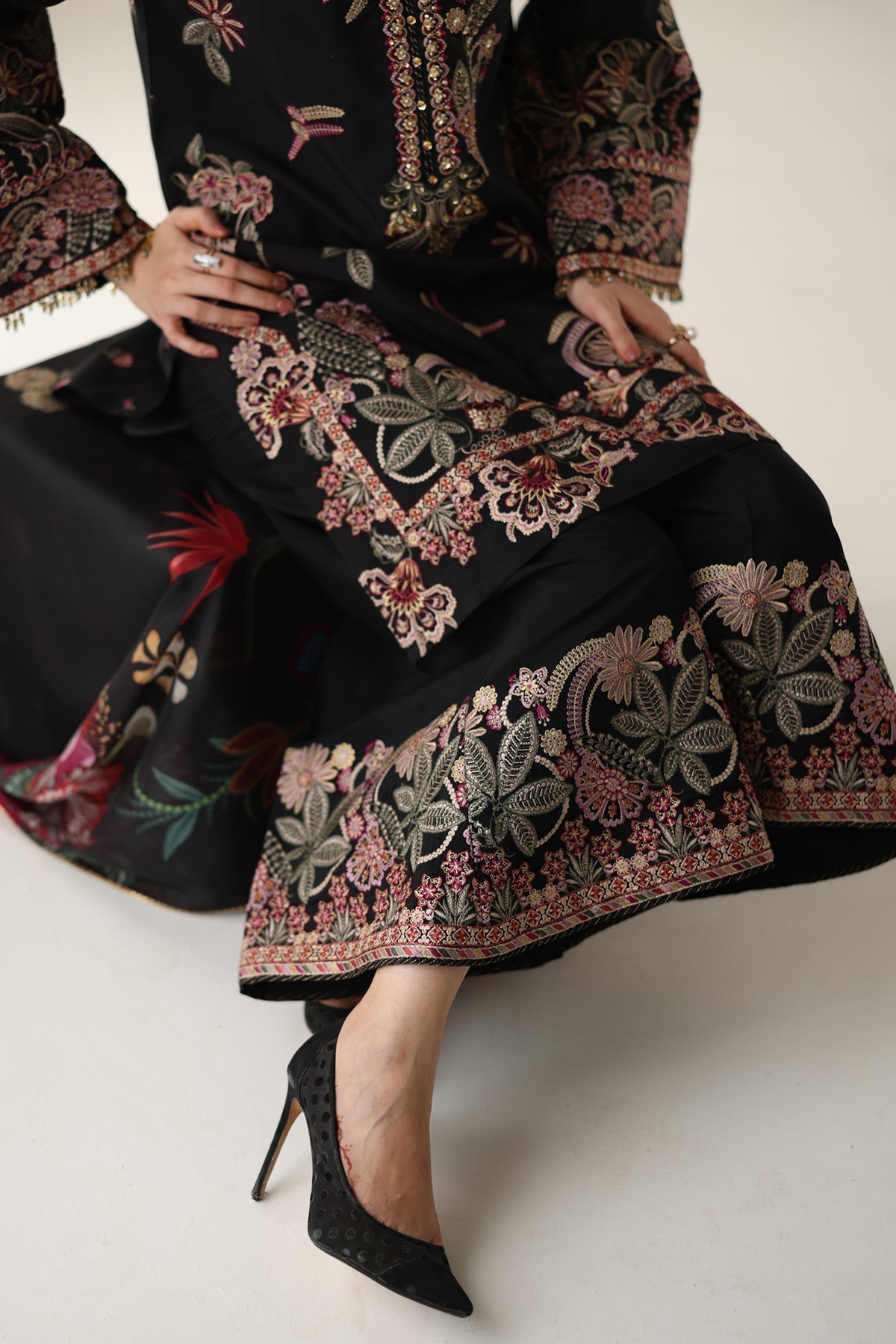 EMBROIDERED SILK UF-4175