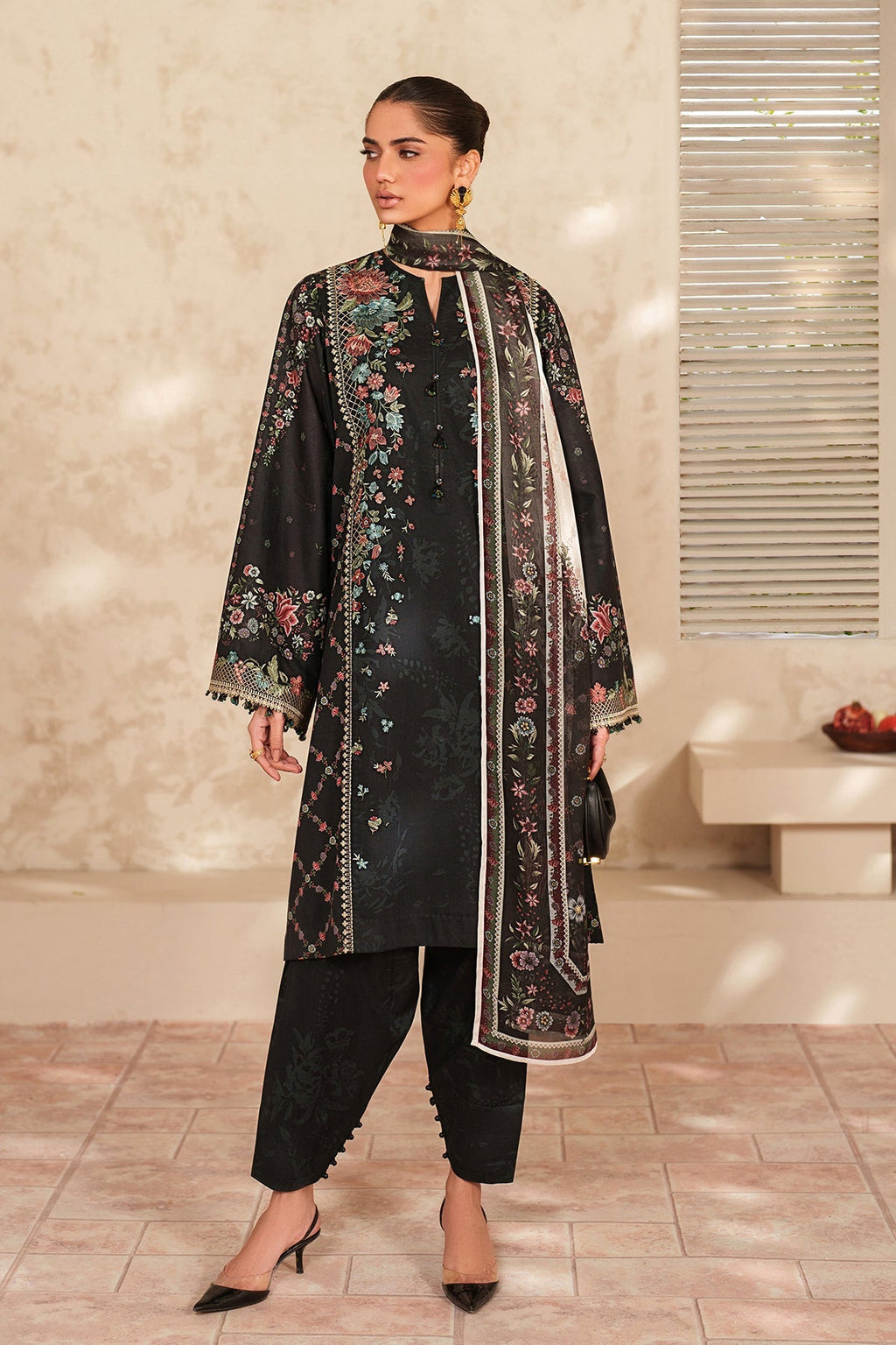 EMBROIDERED LAWN UF-4415