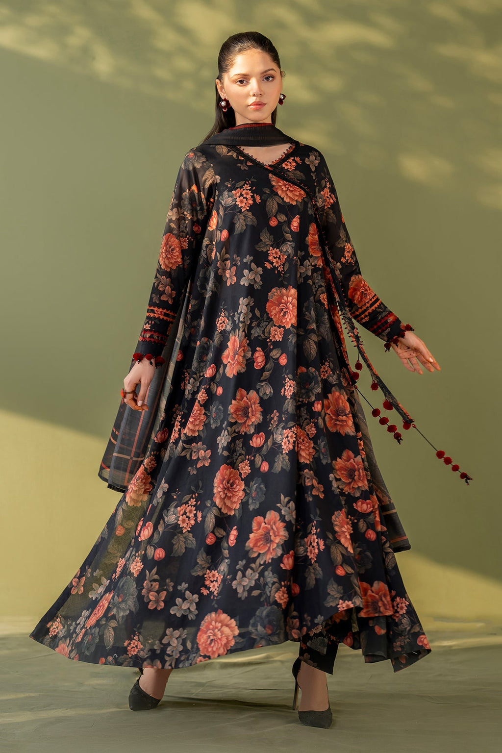 EMBROIDERED LAWN UF-4172