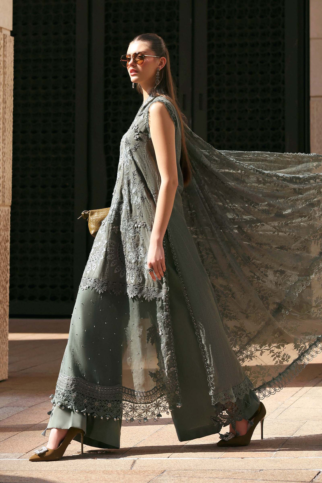 3 Piece Unstitched Embroidered Lawn Karandi Suit